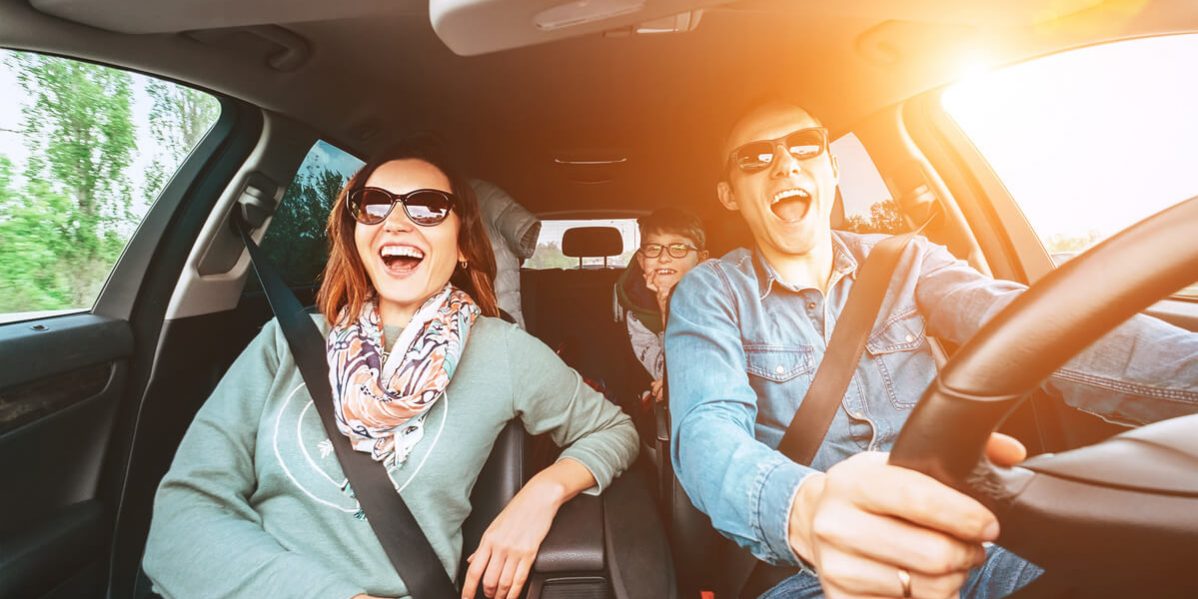 Distrair crianças em viagem de carro