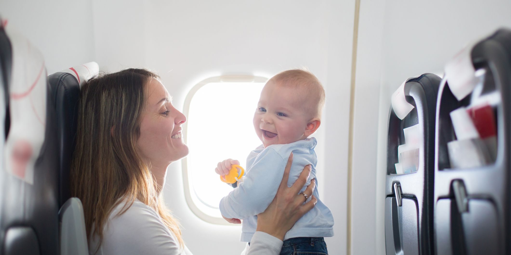 Viajando de avião com bebê? Confira essas 7 dicas